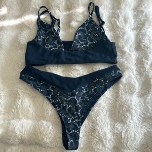 Frankie’s Bikinis Bellamy Set